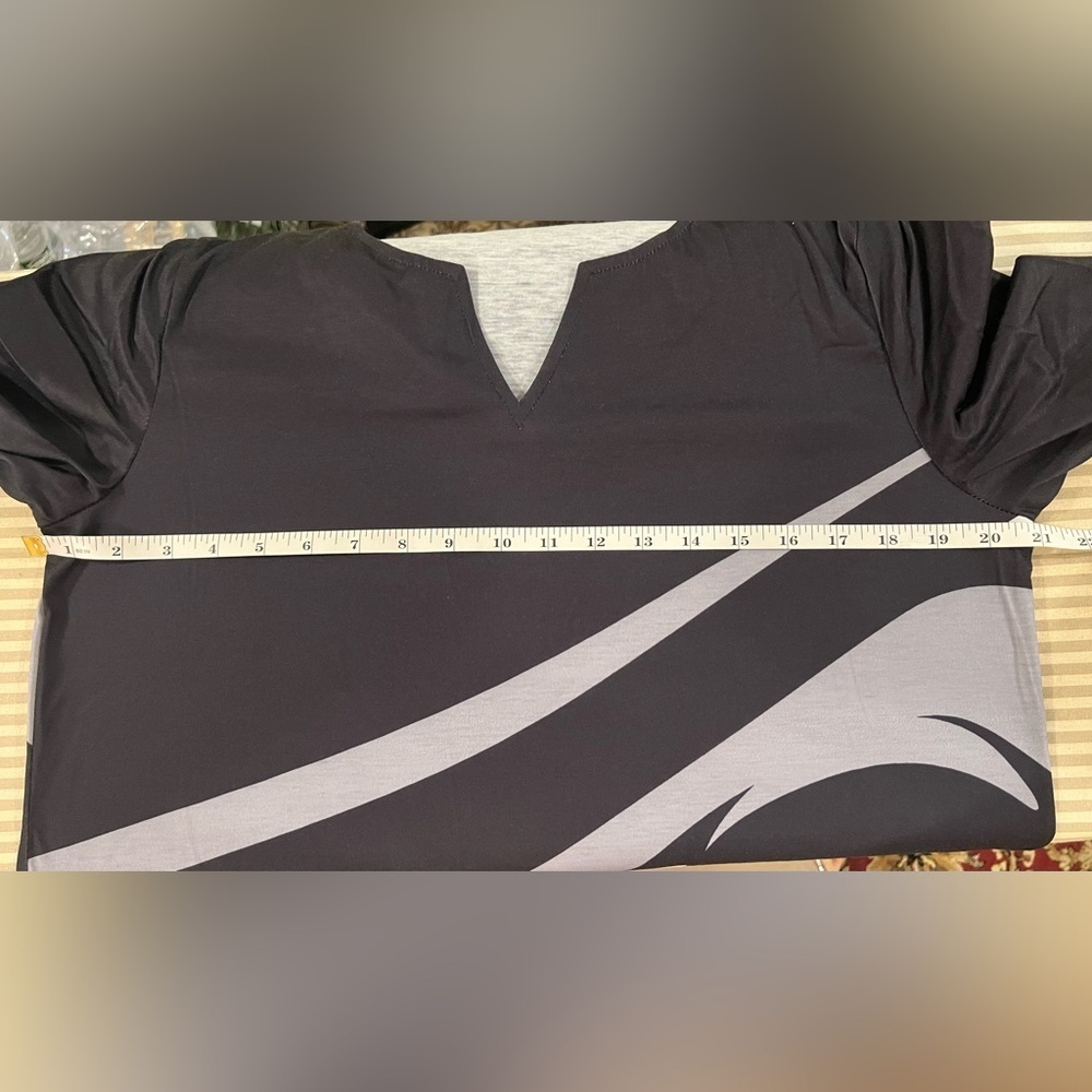 Notched Neck Figure Graphic Dress size XL12 - Picture 12 of 13